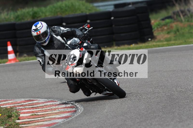 Archiv-2022/13 25.04.2022 Plüss Moto Sport ADR/Freies Fahren/3
